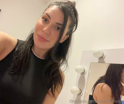 bluestockingg Nude Leaks Photo 28