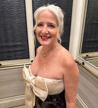 Bombshell Nurse / bombshellnurseofficial / hellie165 Nude Leaks OnlyFans Photo 3