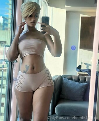bombshell.xx Nude Leaks OnlyFans Photo 16
