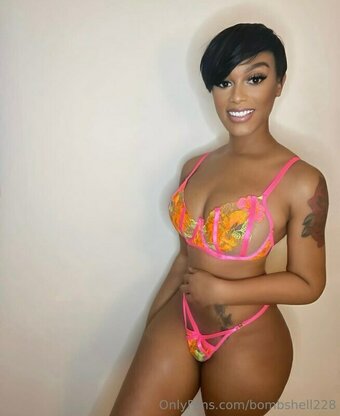 Bombshell / Melodic_Network_8958 / bombshell.xx / bombshell228 / hellobombshell Nude Leaks OnlyFans Photo 19