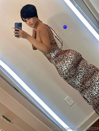 Bombshell / Melodic_Network_8958 / bombshell.xx / bombshell228 / hellobombshell Nude Leaks OnlyFans Photo 21