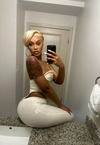 Bombshell / Melodic_Network_8958 / bombshell.xx / bombshell228 / hellobombshell Nude Leaks OnlyFans Photo 34