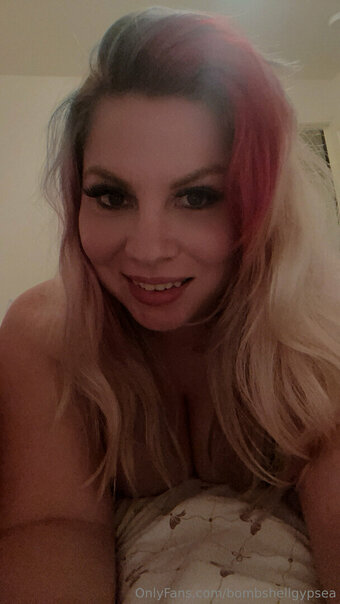 bombshellgypsea Nude Leaks Photo 11