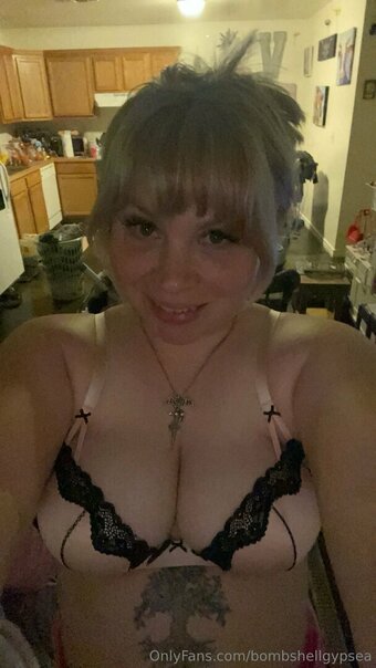 bombshellgypsea Nude Leaks Photo 12