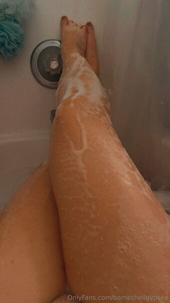bombshellgypsea Nude Leaks Photo 23