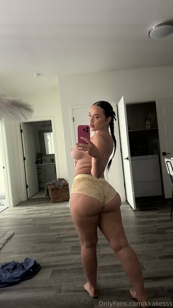 bombshellkakes Nude Leaks Photo 2