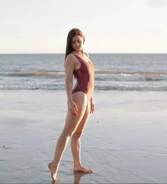 Bonnie Wright / thisisbwright Nude Leaks Photo 13