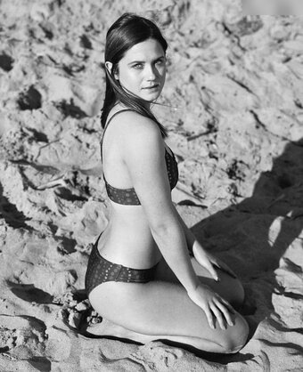 Bonnie Wright / thisisbwright Nude Leaks Photo 21