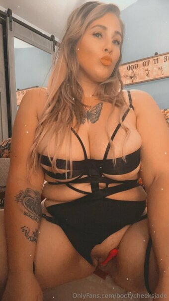 bootycheeksjade Nude Leaks Photo 23