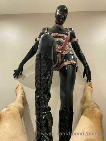 bound2onefree Nude Leaks Photo 10