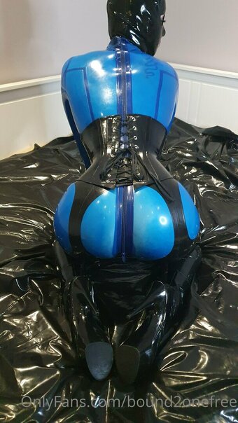 bound2onefree Nude Leaks Photo 23