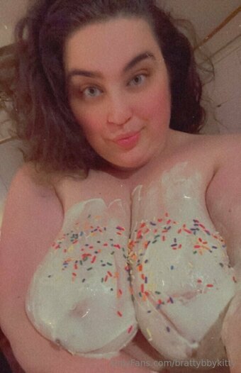 brattybbykitty Nude Leaks Photo 12