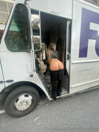 breeflaa Nude Leaks Photo 1