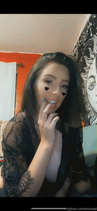 briaredd Nude Leaks Photo 2