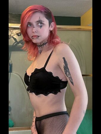 Britheemo87 / TikTok Nude Leaks Photo 10