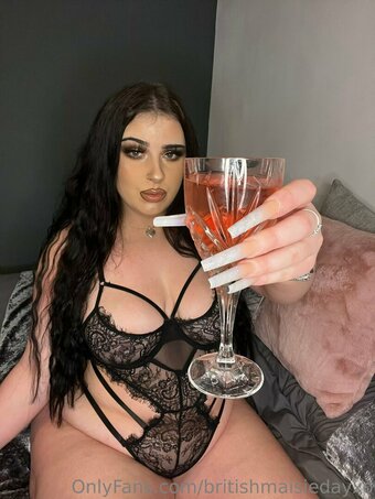 britishmaisiedayxo / maisiedayxo Nude Leaks OnlyFans Photo 1