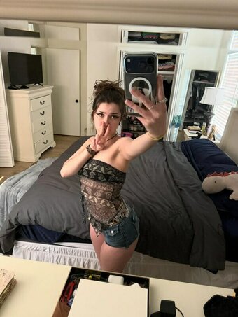 Brixnoel / brixnoell / brxxno_ / gothshawtyy / https: Nude Leaks Photo 13