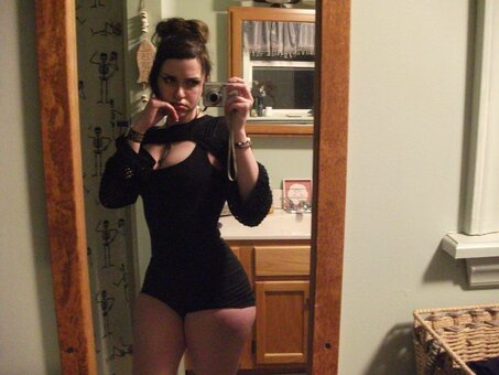Brixnoel / brixnoell / brxxno_ / gothshawtyy / https: Nude Leaks Photo 16