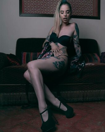 Brokenmirror._ / Claudia Campani / brokenmirror / claudiacampani6 Nude Leaks OnlyFans Photo 10