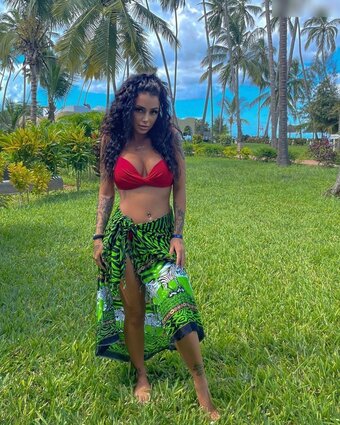 Brunedde Nude Leaks Photo 2