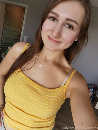 brunnette3 Nude Leaks Photo 3