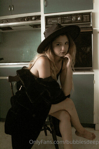 bubblesdeep Nude Leaks Photo 27