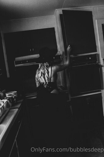 bubblesdeep Nude Leaks Photo 28
