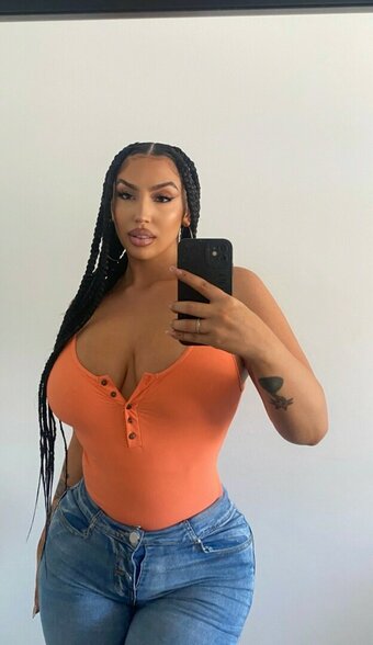 Bubbu._ / Celia Sanchez Nude Leaks Photo 1