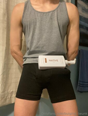 bulging_twunk Nude Leaks Photo 1