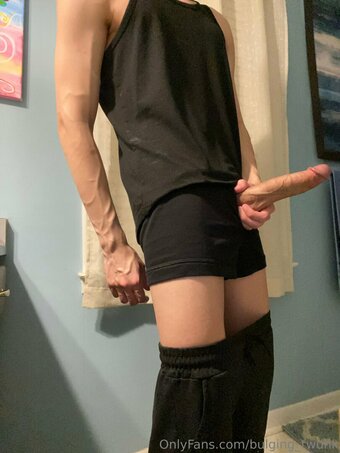 bulging_twunk Nude Leaks Photo 7