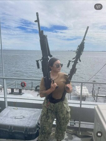 Bundleofmia / UnicornFartzzzzz / miasophiaa5 Nude Leaks Photo 1