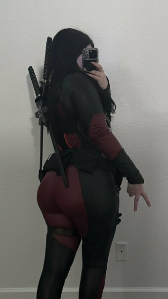 Bunnnibbi / Thicc Big Booty Goth Nude Leaks Photo 2