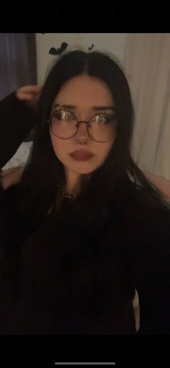 Bunnnibbi / Thicc Big Booty Goth Nude Leaks Photo 5