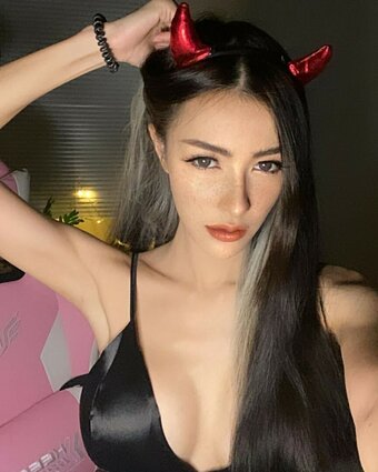 BunnyMutmai / bunny.mutmai Nude Leaks OnlyFans Photo 10