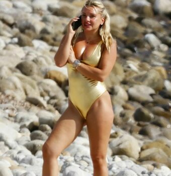 burdecki Nude Leaks Photo 9