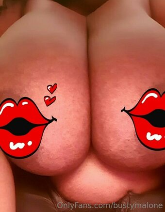 Bustymalone / busty_malone_ Nude Leaks OnlyFans Photo 28