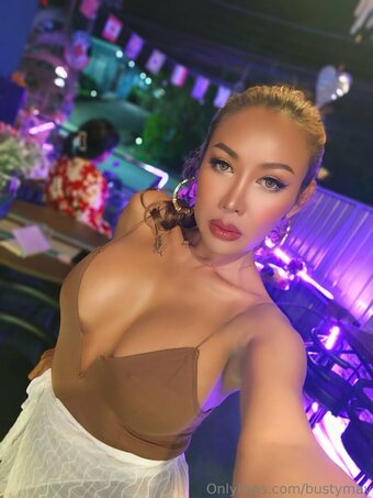 bustymay / May / maydarlingx Nude Leaks OnlyFans Photo 1