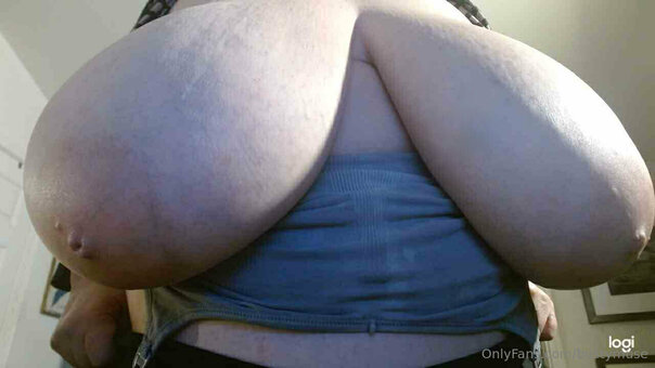 bustymuse Nude Leaks Photo 3