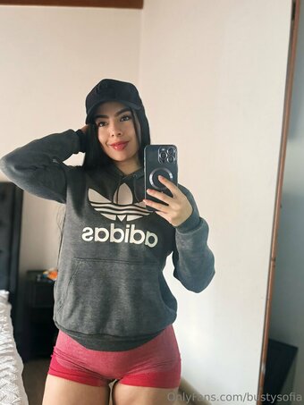 bustysofia Nude Leaks Photo 12