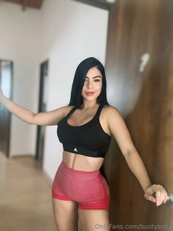 bustysofia Nude Leaks Photo 17