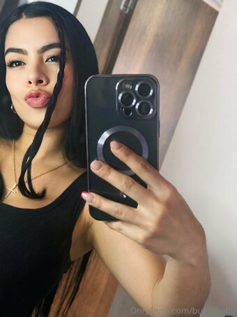 bustysofia Nude Leaks Photo 22