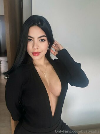 bustysofia Nude Leaks Photo 25