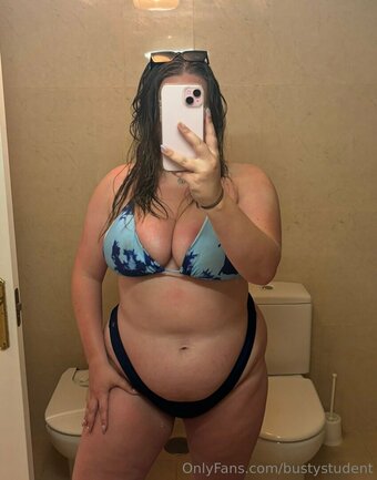 bustystudent Nude Leaks Photo 10