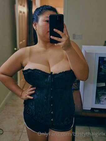 bustythaigirlx Nude Leaks Photo 17