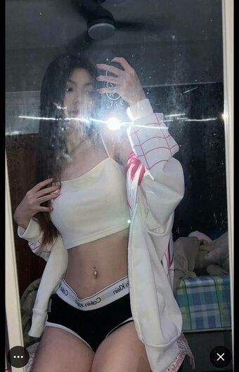 c.chlxee / bbxuanz Nude Leaks Photo 1