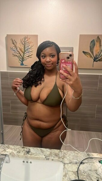 C4MLLE / cami / favicon.ico / https: Nude Leaks Photo 3