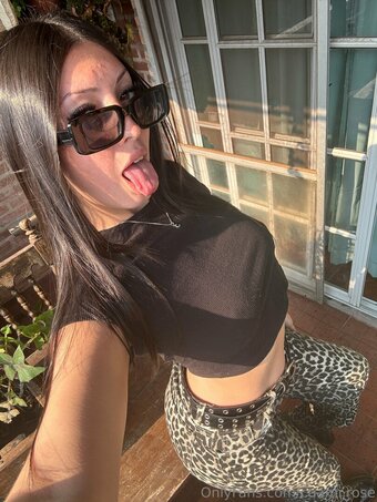 caami.rose / RoseCaami / caamicarrigal / https: Nude Leaks OnlyFans Photo 10