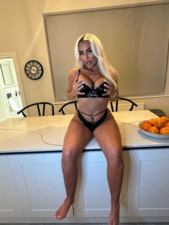 caflt / caitlinf3 / caitlinfulton3 Nude Leaks OnlyFans Photo 1