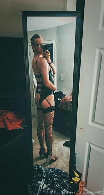 cagedsissy2020 Nude Leaks Photo 3