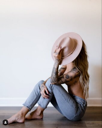 Caity Babs / Cibabs Nude Leaks Photo 14